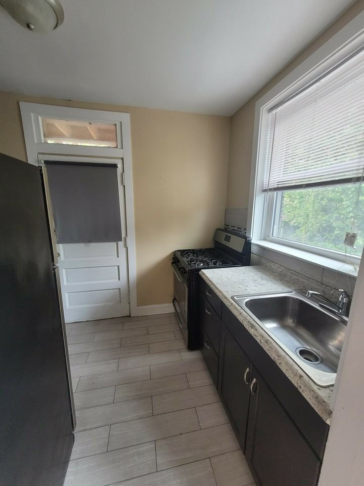1920 W Morse Ave #1N - Photo 2 of 14