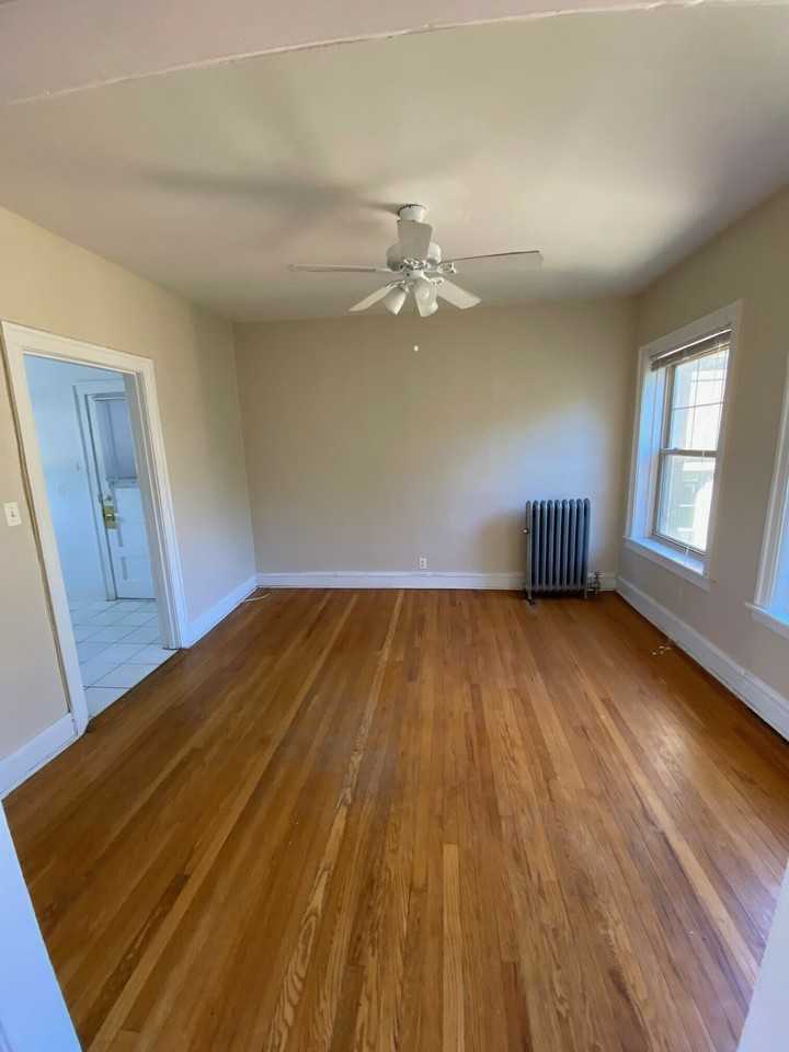 830 Reba Pl #3S - Photo 6 of 17