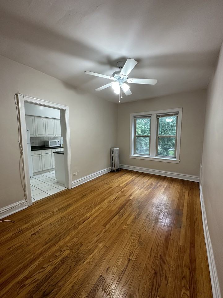 912 Reba Pl #2