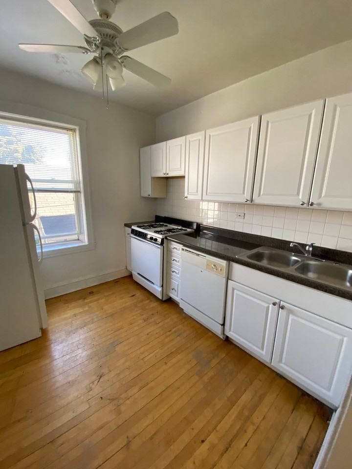 2950 West Belle Plaine Avenue #1 - Photo 5 of 17