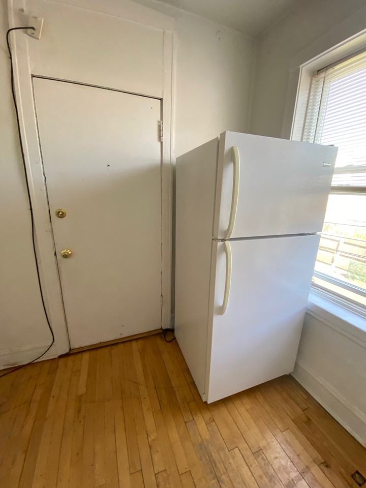 2950 West Belle Plaine Avenue #1 - Photo 6 of 17