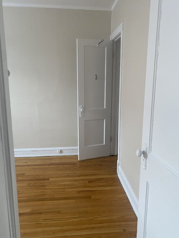 2346 W Touhy Ave #1E - Photo 6 of 16