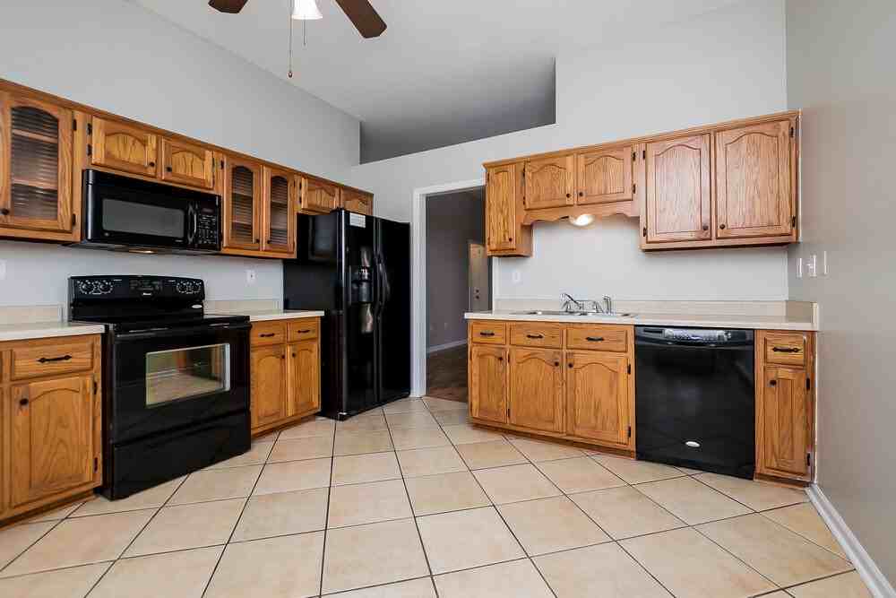 761 Grant Dr - Photo 5 of 15