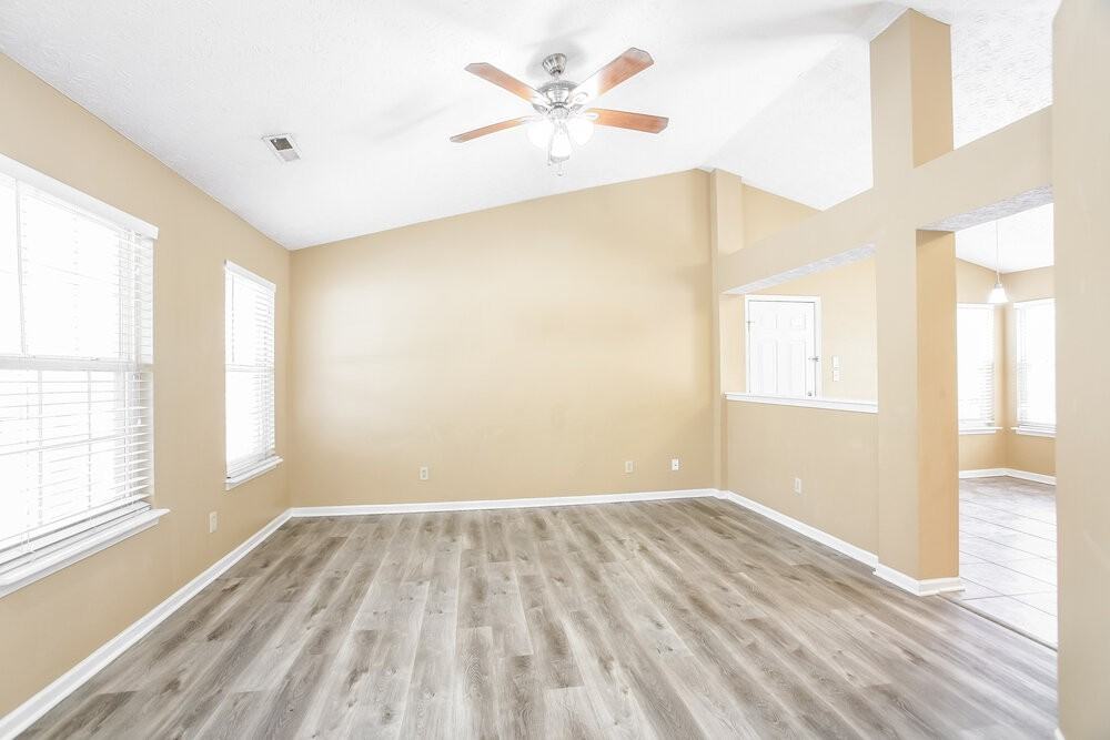 8439 Manship Dr - Photo 4 of 16