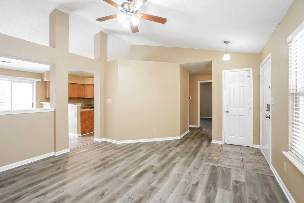 8439 Manship Dr - Photo 5 of 16