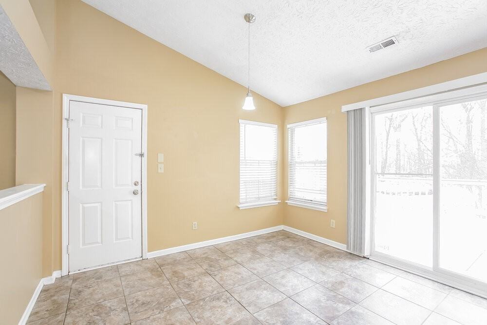 8439 Manship Dr - Photo 7 of 16