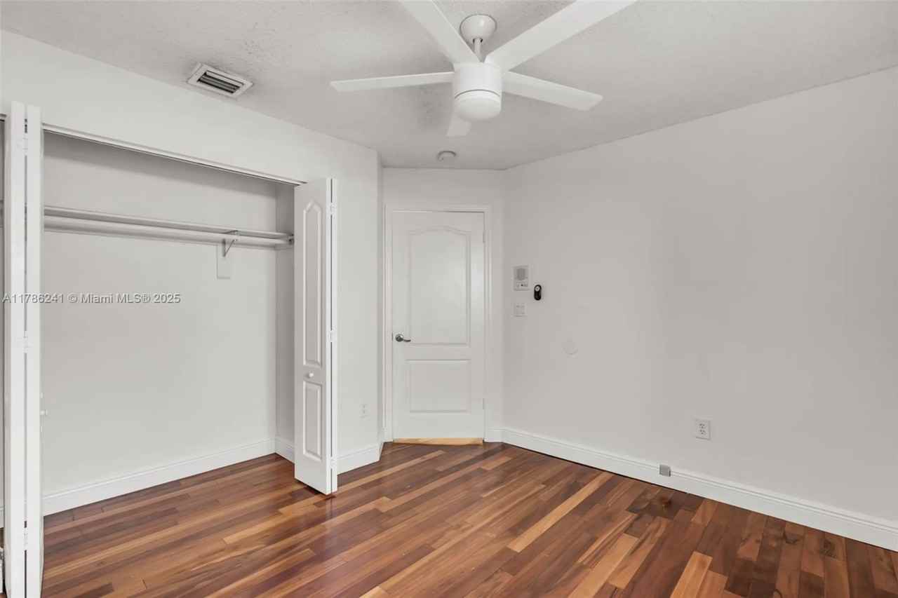 5162 Nw 112th Ct - Photo 3 of 10