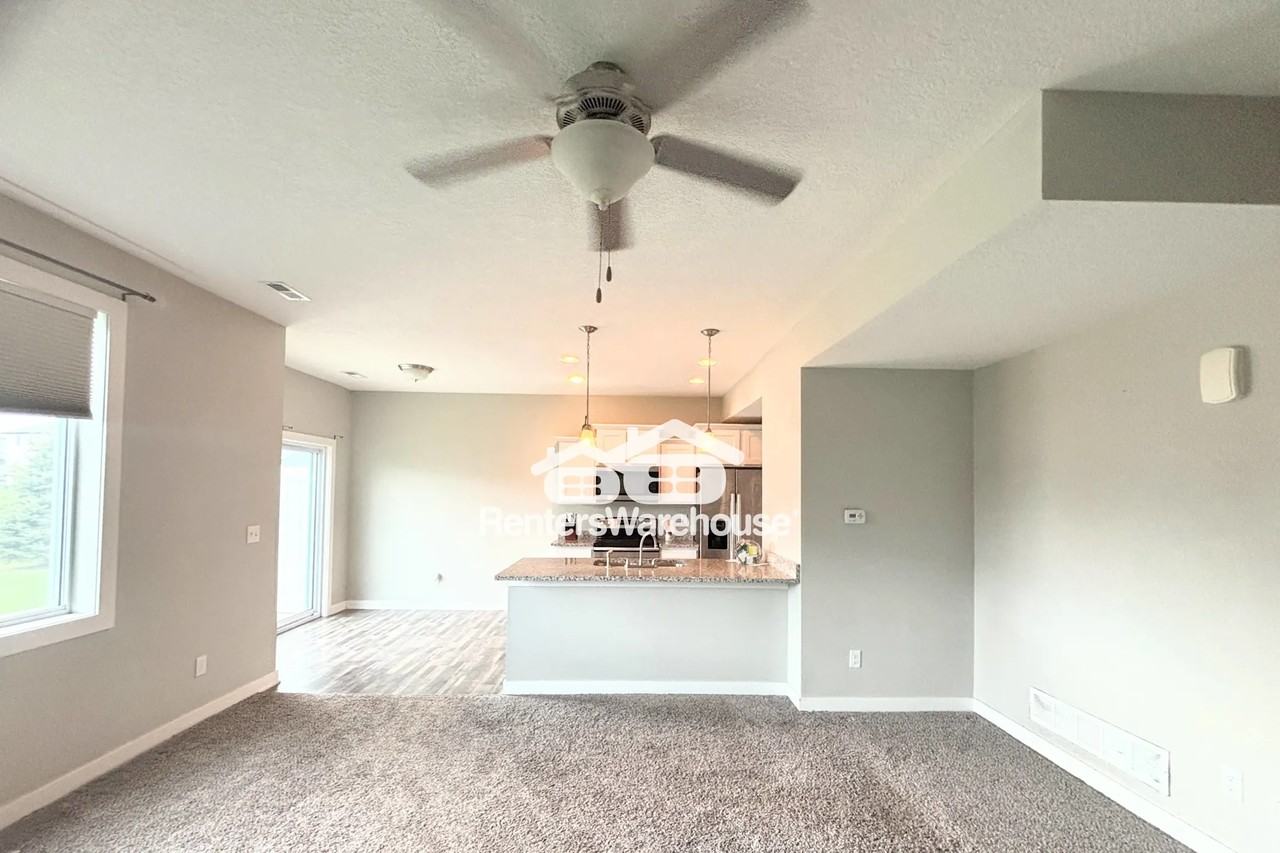 231 Pin Oak Ct - Photo 3 of 17