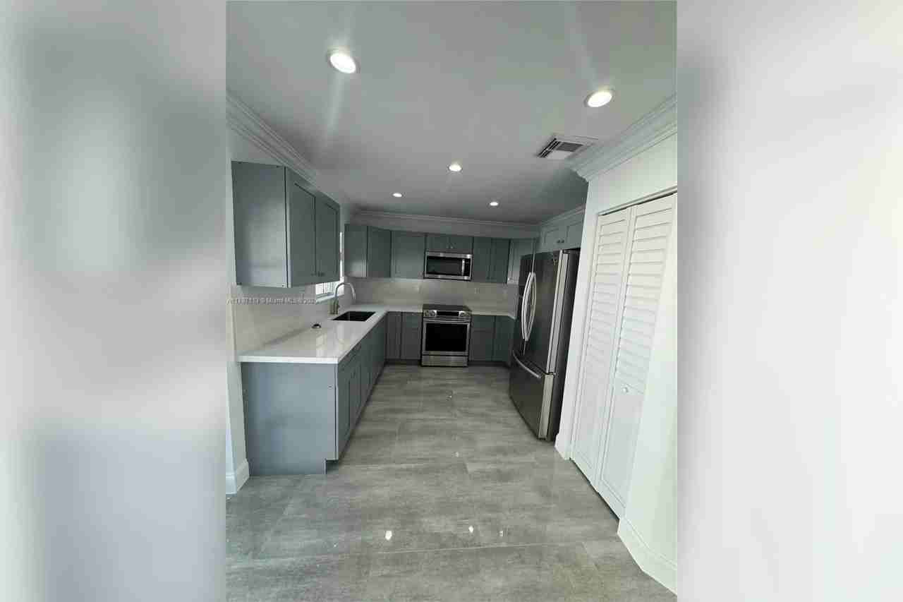 16244 Sw 99th Ter - Photo 3 of 10