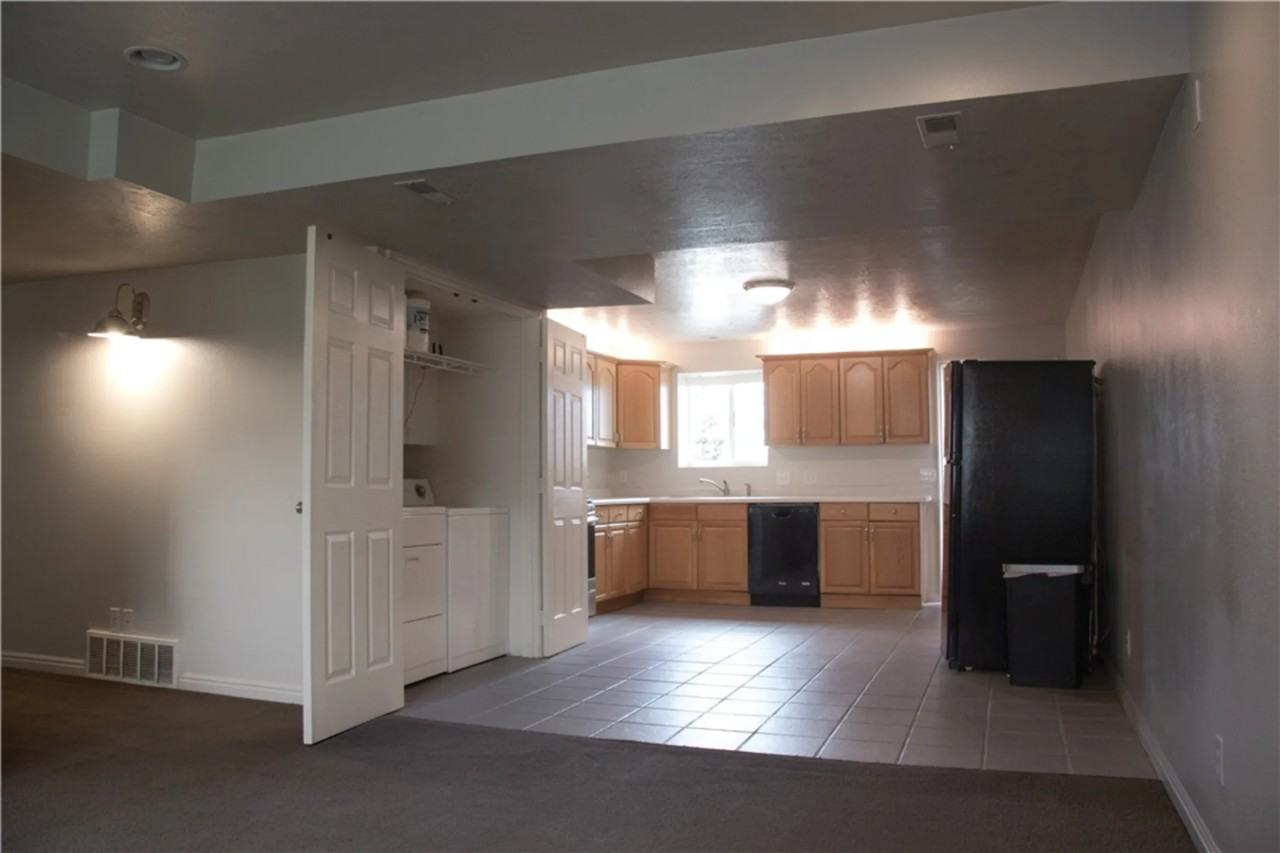 241 N 300 E - Photo 3 of 17