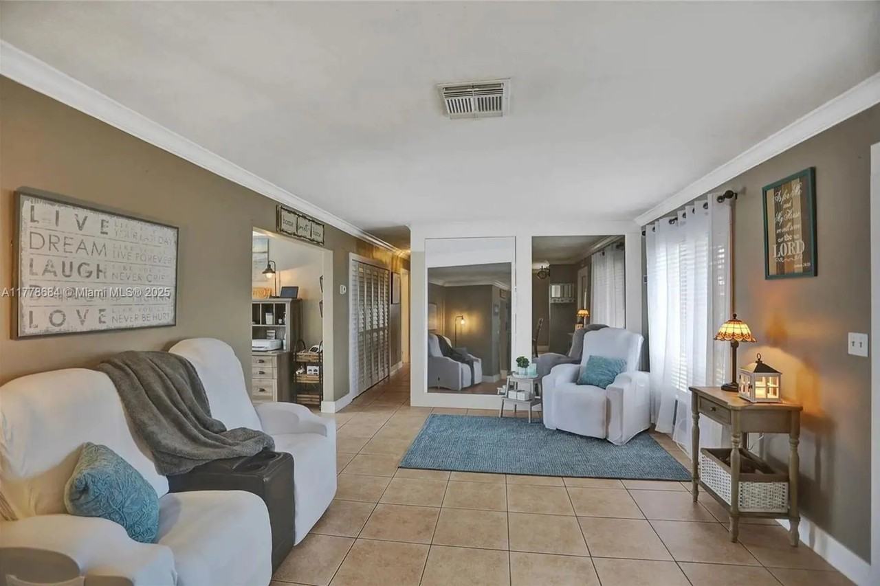 5105 Sw 128th Pl - Photo 2 of 10