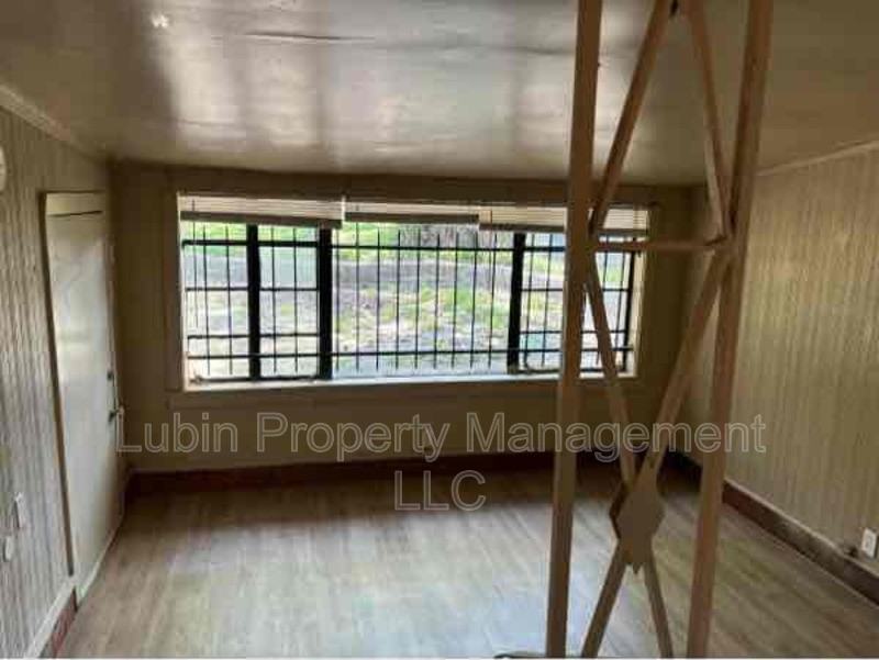 2077 Vollintine Ave - Photo 5 of 9
