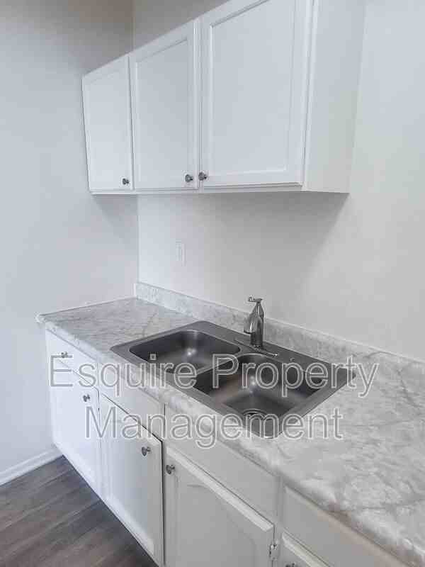 990 Ashland Ave #7 - Photo 4 of 6