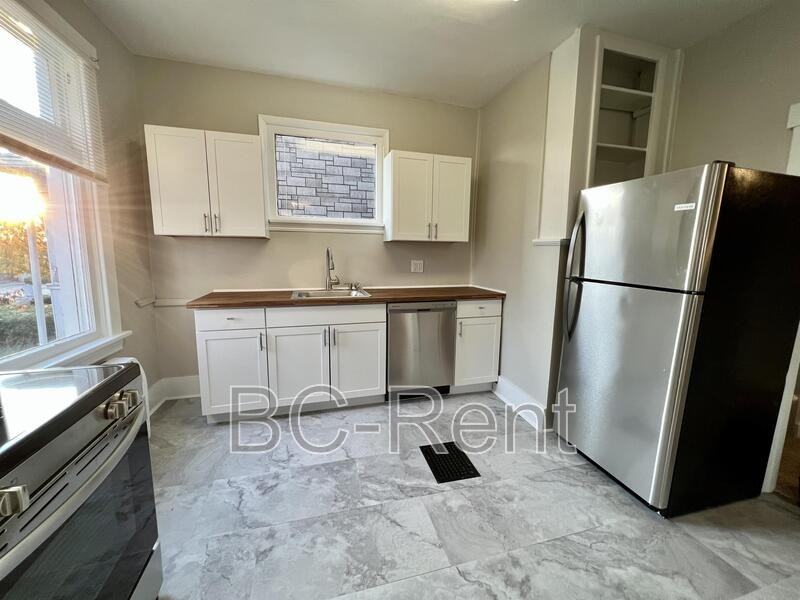 482 Fair Ave #1 - Photo 3 of 12