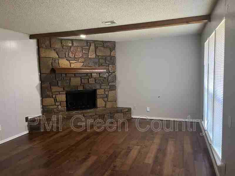 13032 E 39th Pl - Photo 3 of 18