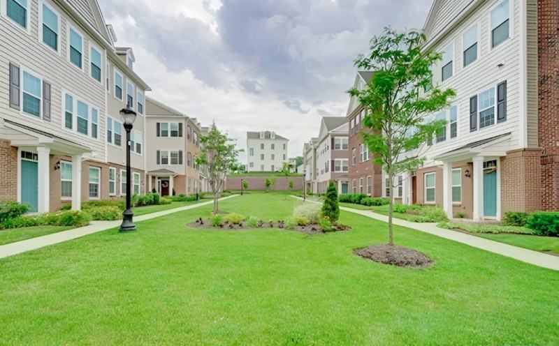 99 Truman Dr - Photo 2 of 30