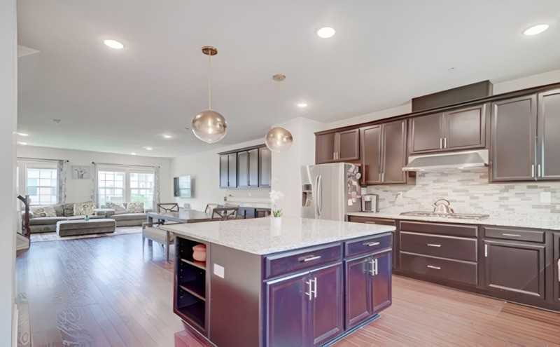 99 Truman Dr - Photo 3 of 30