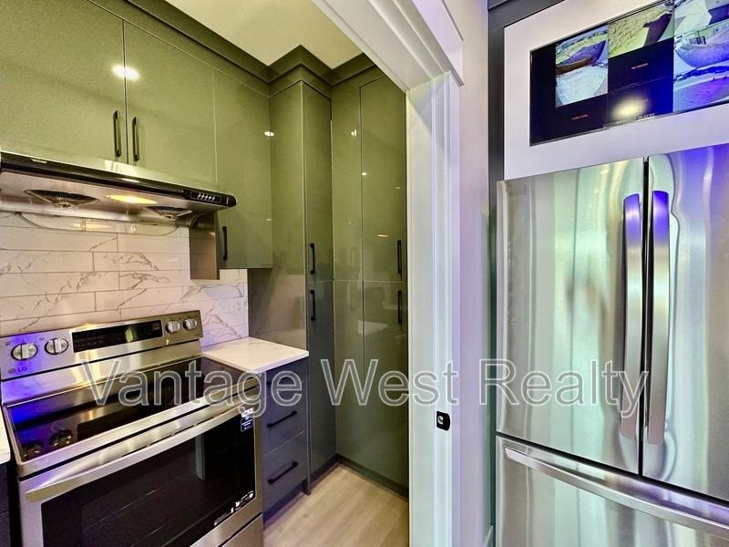 3608 Silver Way - Photo 7 of 50