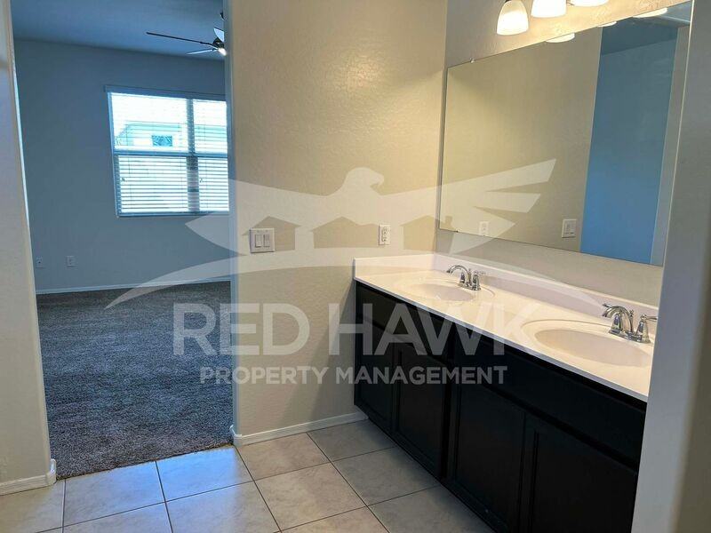 4734 E Pearl Rd - Photo 4 of 21