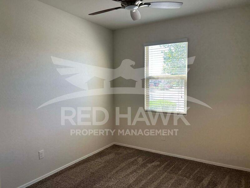 4734 E Pearl Rd - Photo 5 of 21