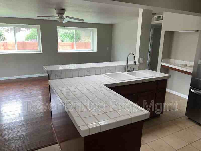 6306 Trajan Dr - Photo 4 of 22