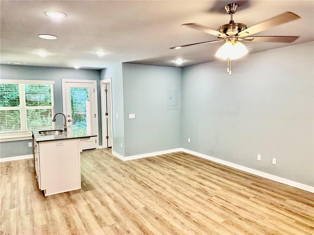 911 N Rupple Rd - Photo 3 of 22