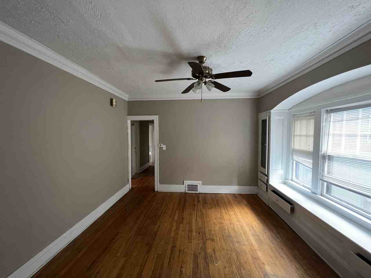 1647 Hillcrest Rd - Photo 2 of 10