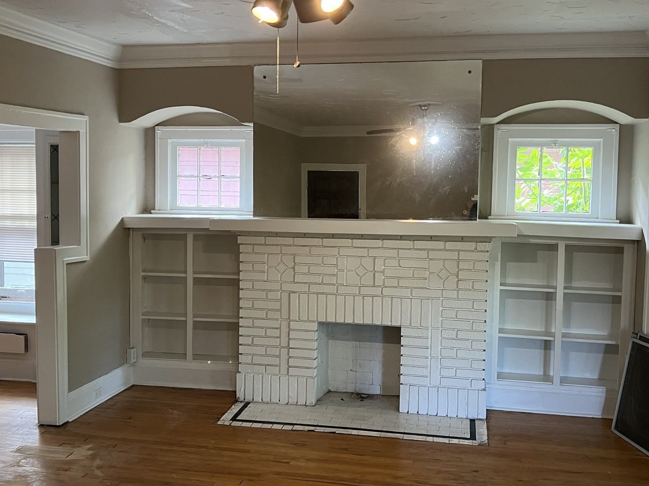 1647 Hillcrest Rd - Photo 3 of 10