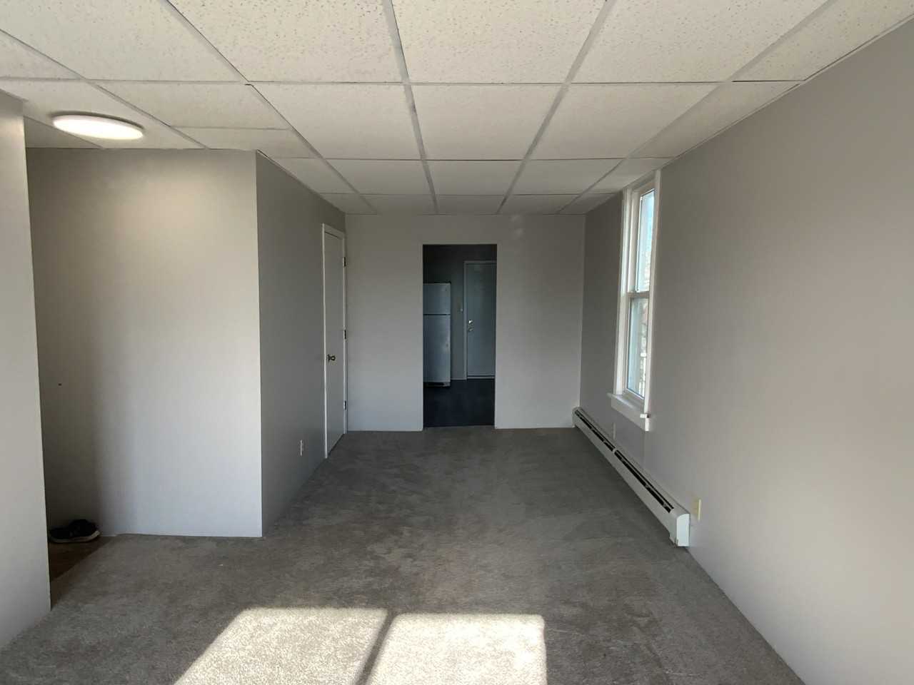 1913 Hammond Ave - Photo 3 of 11
