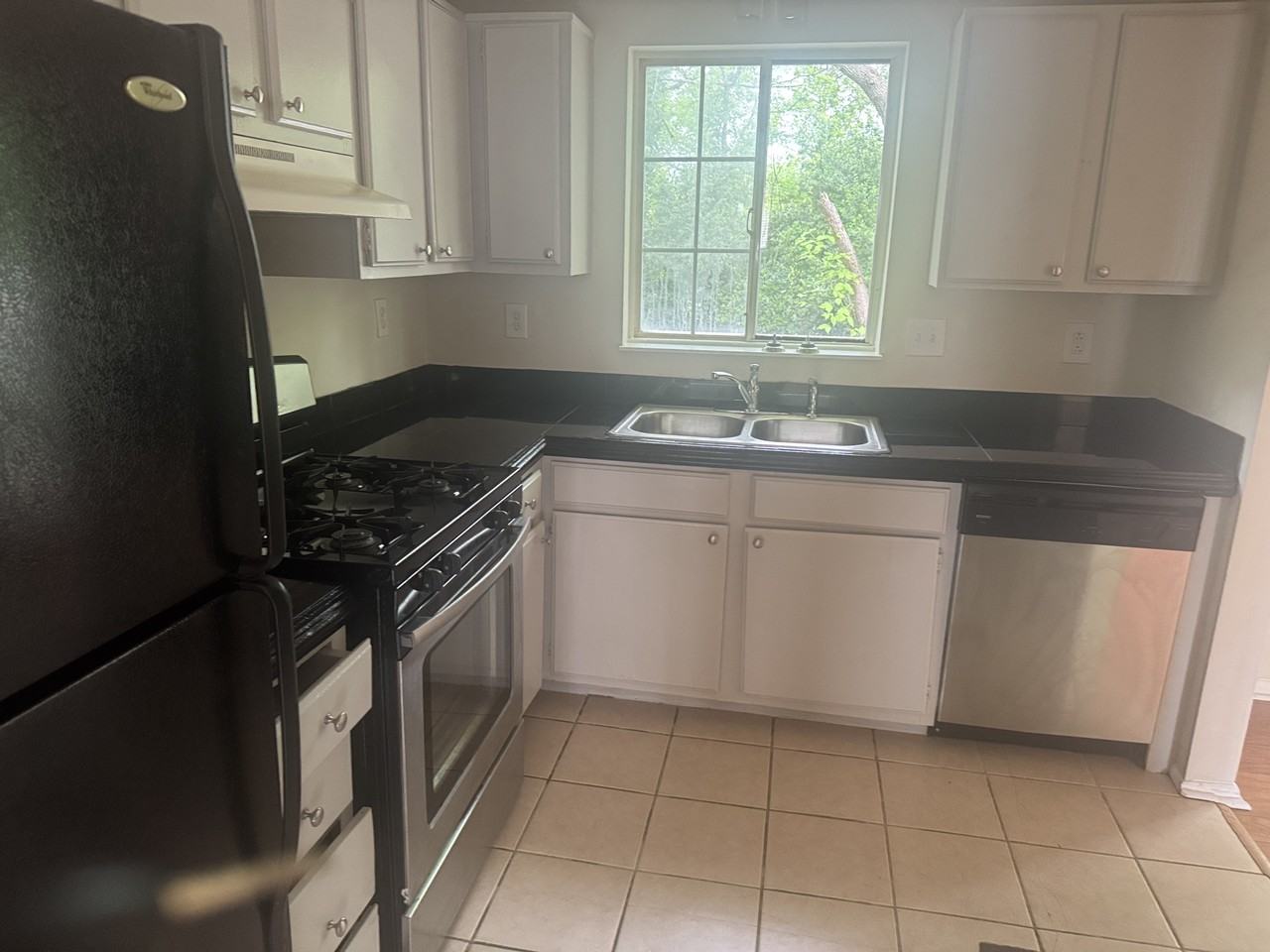 5179 Scarbrough Trl W - Photo 3 of 18