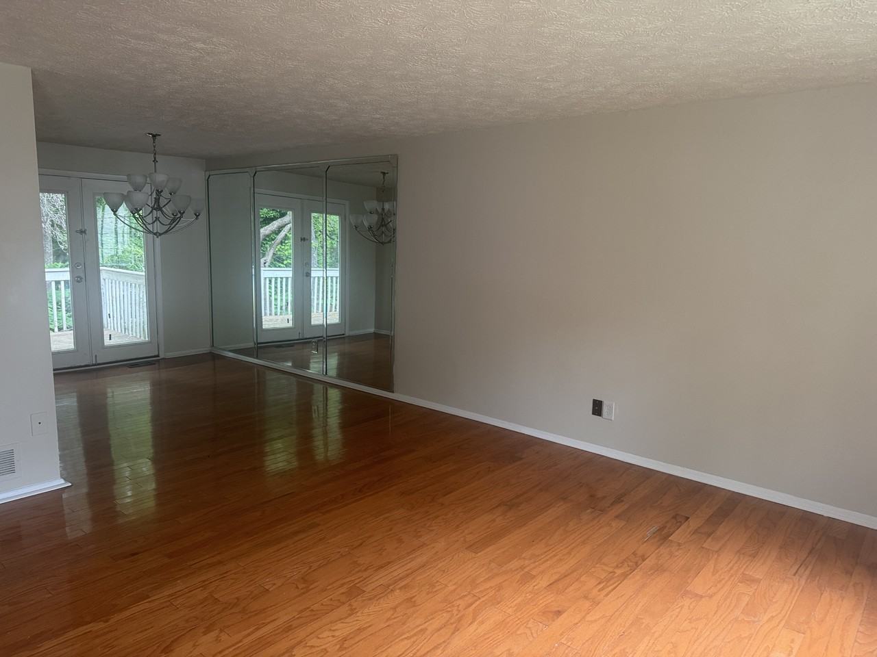 5179 Scarbrough Trl W - Photo 7 of 18