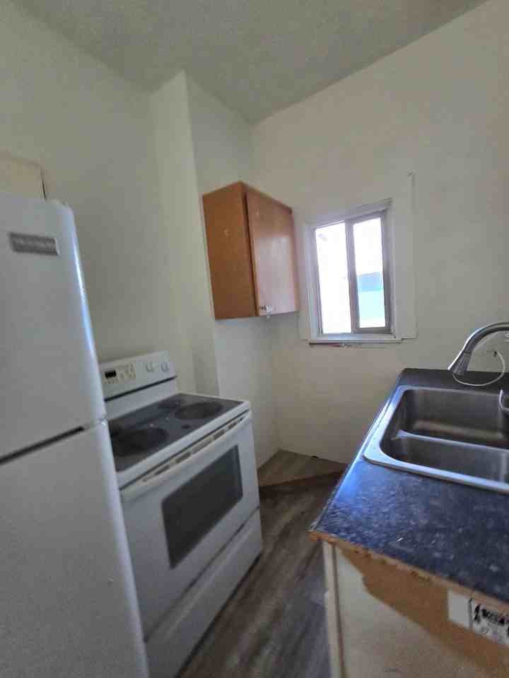 2214 5Th St - Photo 2 of 2