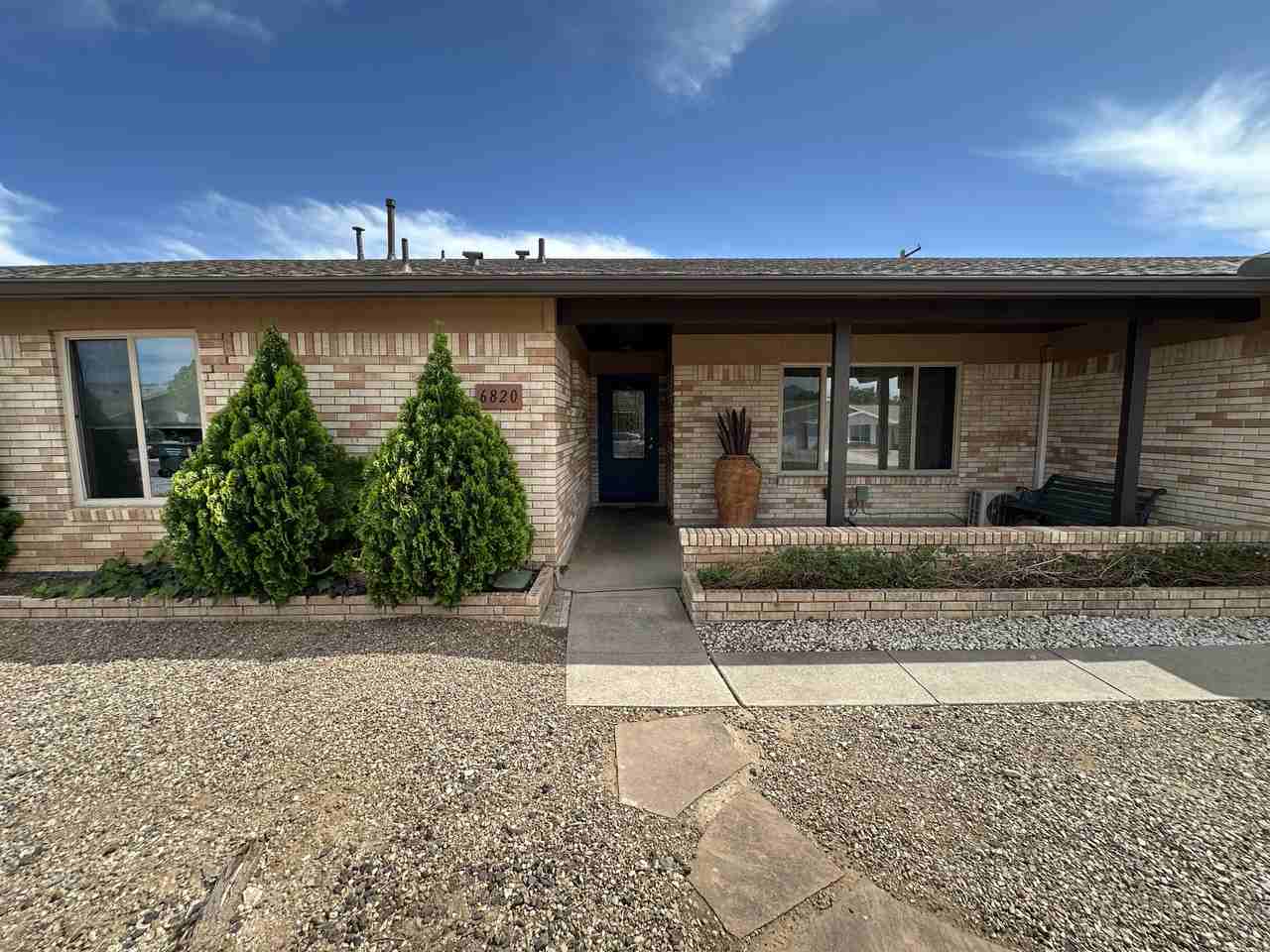6820 E 4th St - Photo 2 of 25