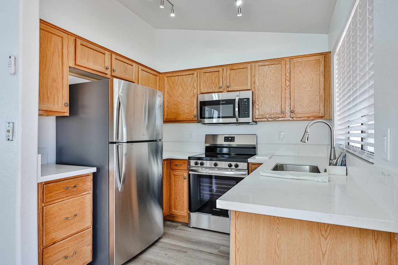 3627 W Melinda Ln - Photo 4 of 24