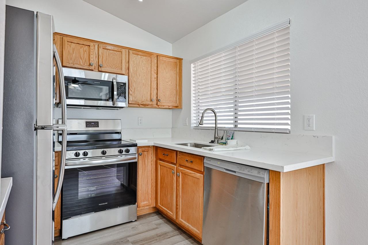 3627 W Melinda Ln - Photo 5 of 24