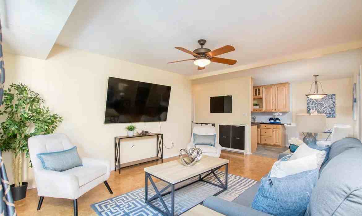 292 Tradewinds Dr - Photo 2 of 9