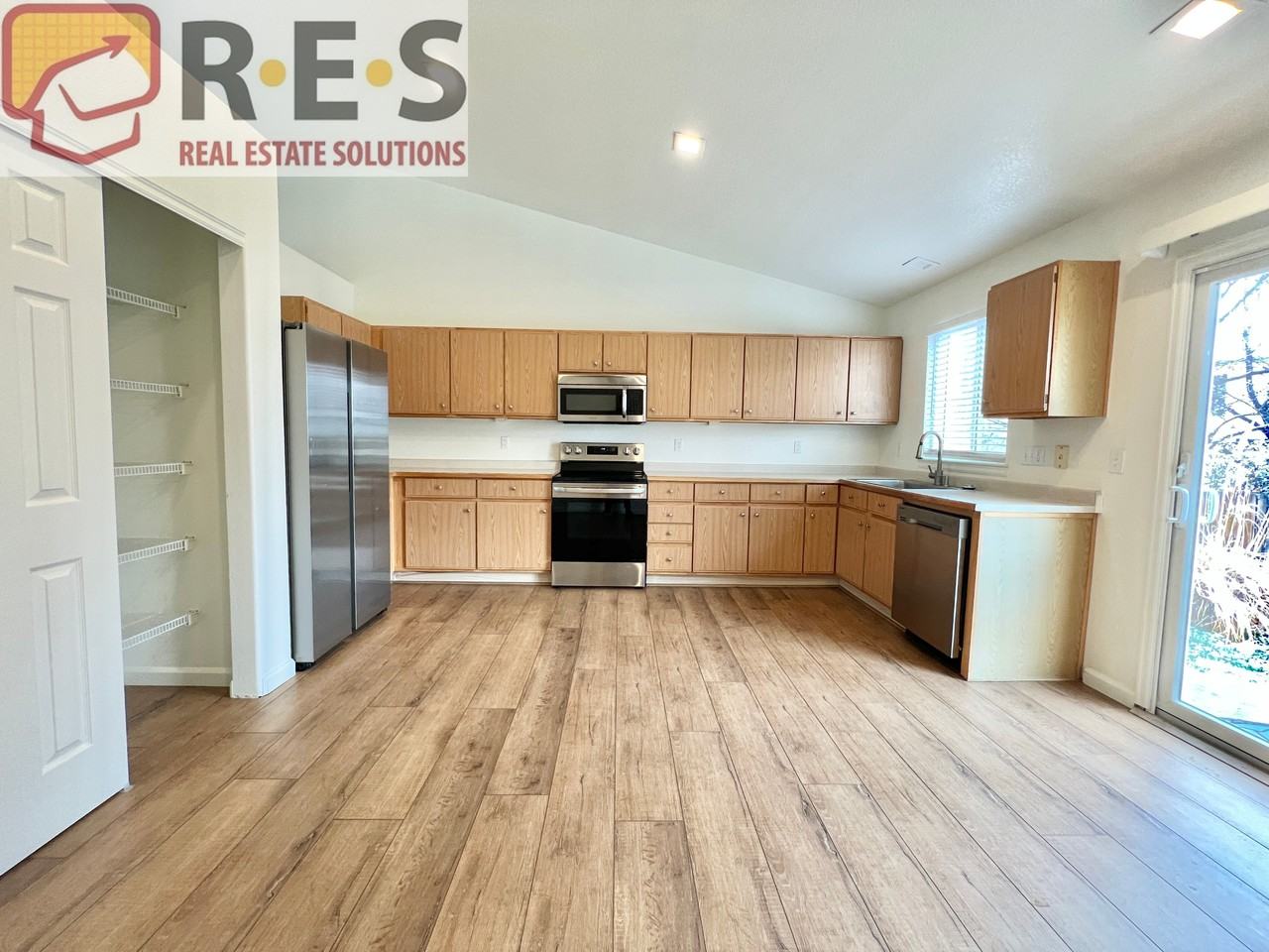 3364 S Newcombe St - Photo 2 of 25