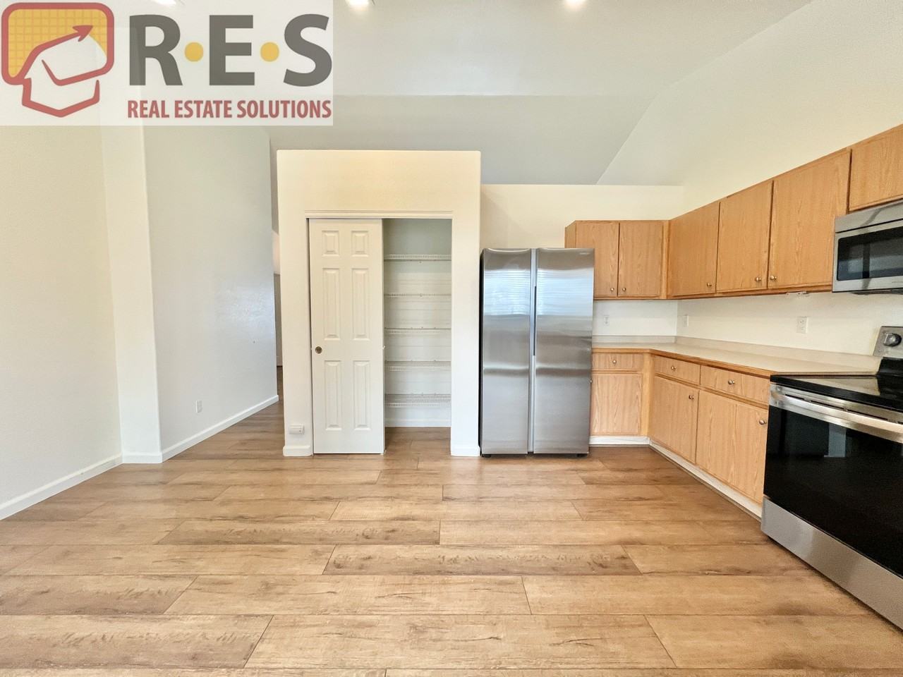 3364 S Newcombe St - Photo 3 of 25