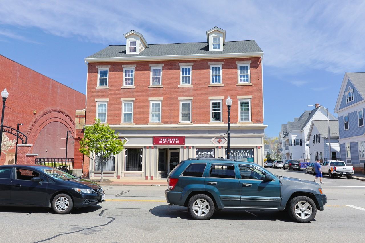 2 Union St - Photo 3 of 19