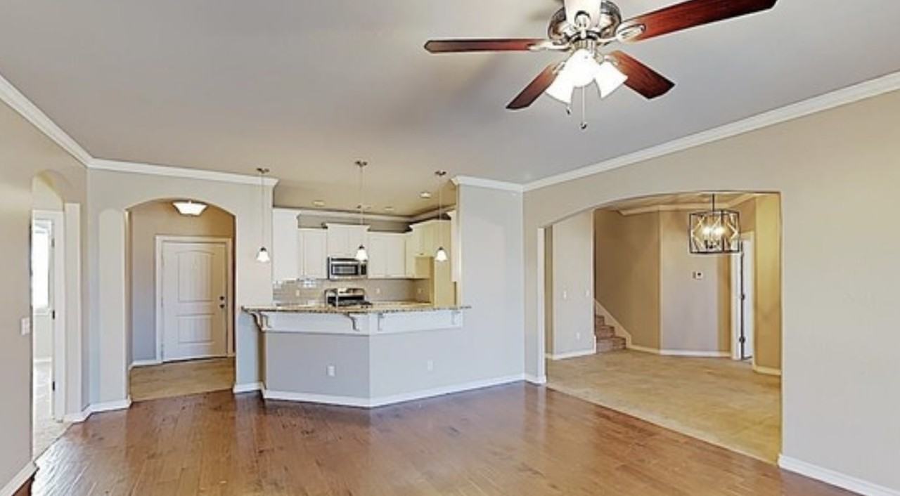 13529 Lancet Ln - Photo 4 of 15