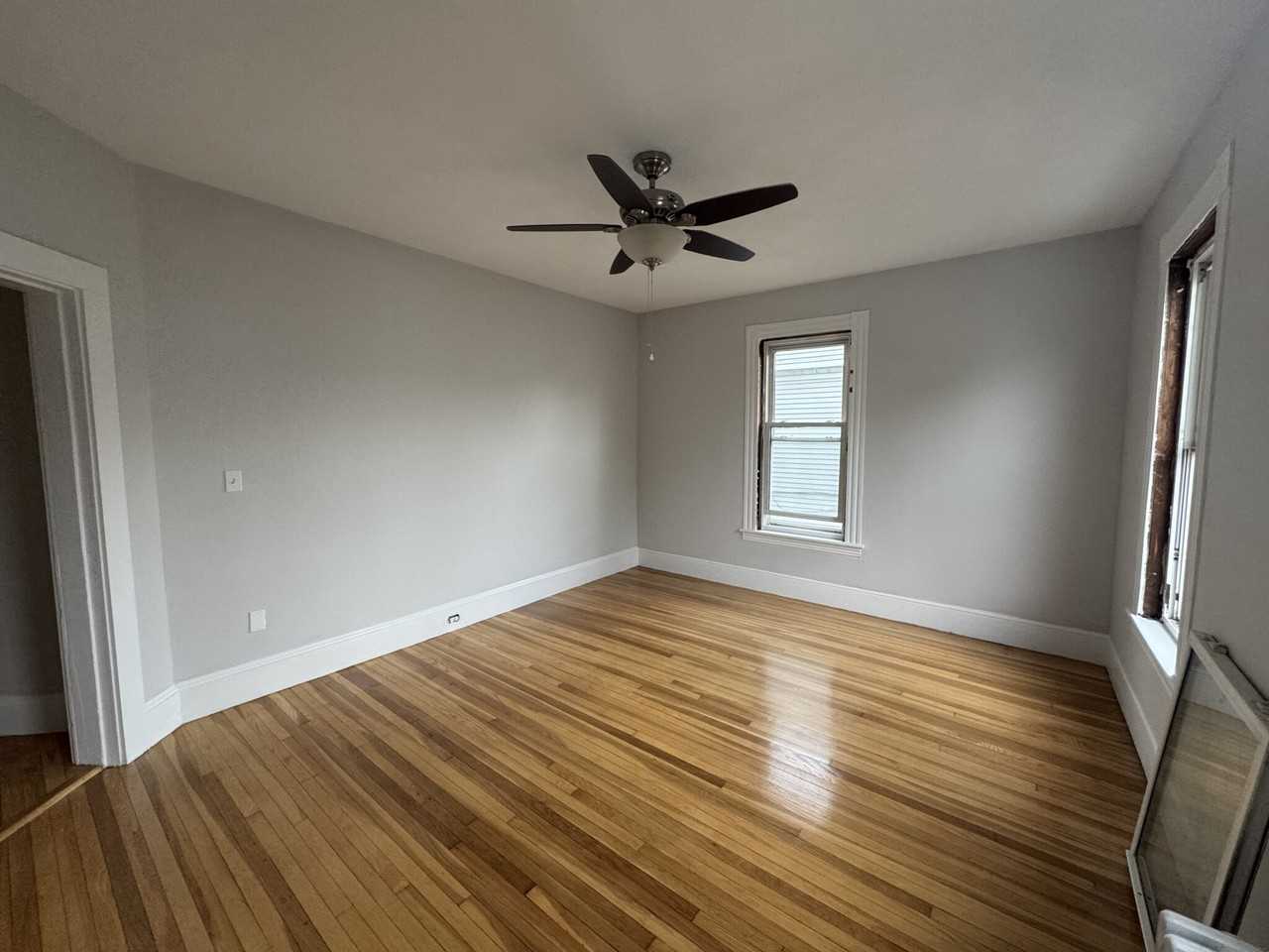 24 Foster St - Photo 3 of 25