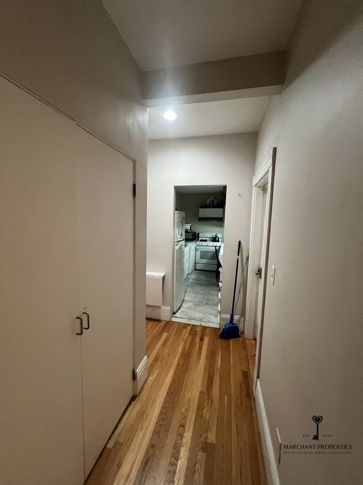 1000 Memorial Dr #2L - Photo 3 of 21