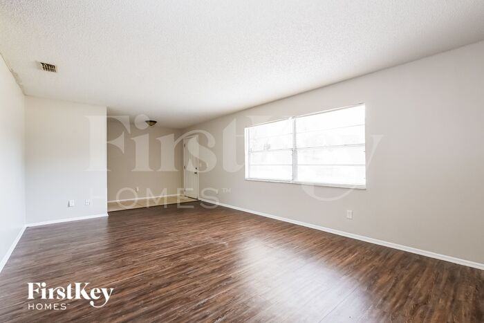 1701 Freeman Dr - Photo 3 of 16