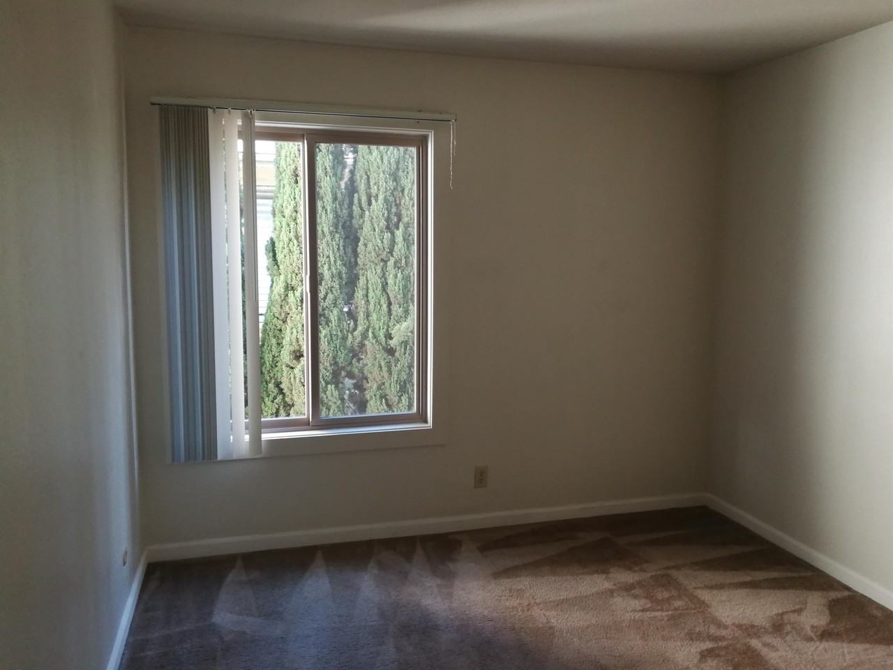 Uni Flats - Photo 2 of 20