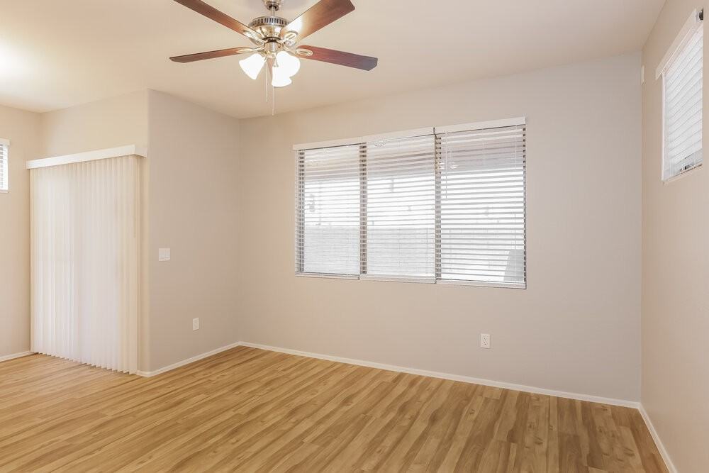 21808 N 40th Pl - Photo 5 of 17