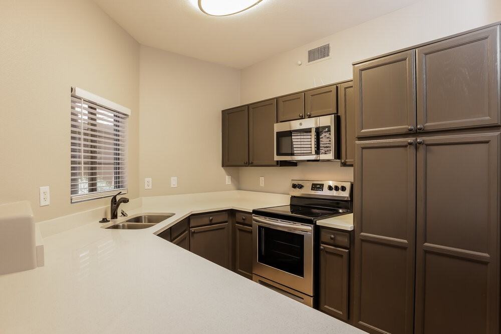21808 N 40th Pl - Photo 7 of 17
