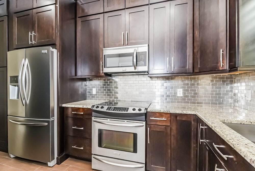 214 Chippendale Ter - Photo 7 of 17