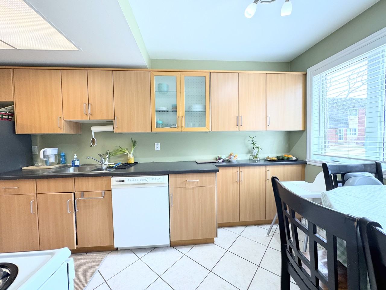 525 Rue Hyman - Photo 2 of 16