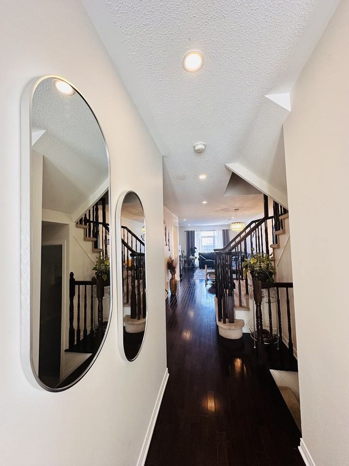 174 Urbancrest Private - Photo 3 of 29