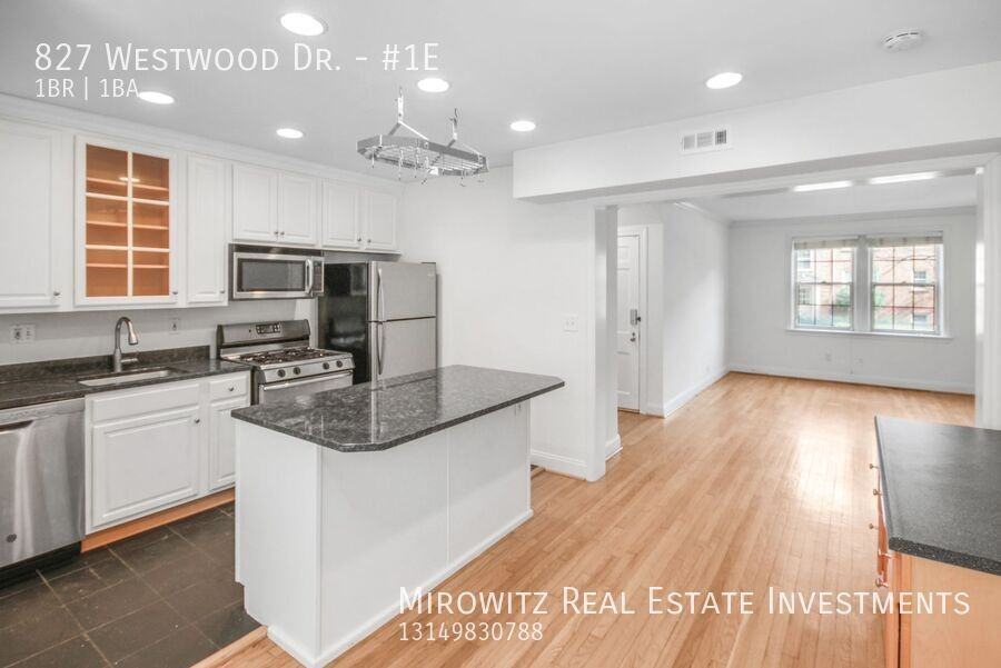 827 Westwood Dr #1E - Photo 3 of 17